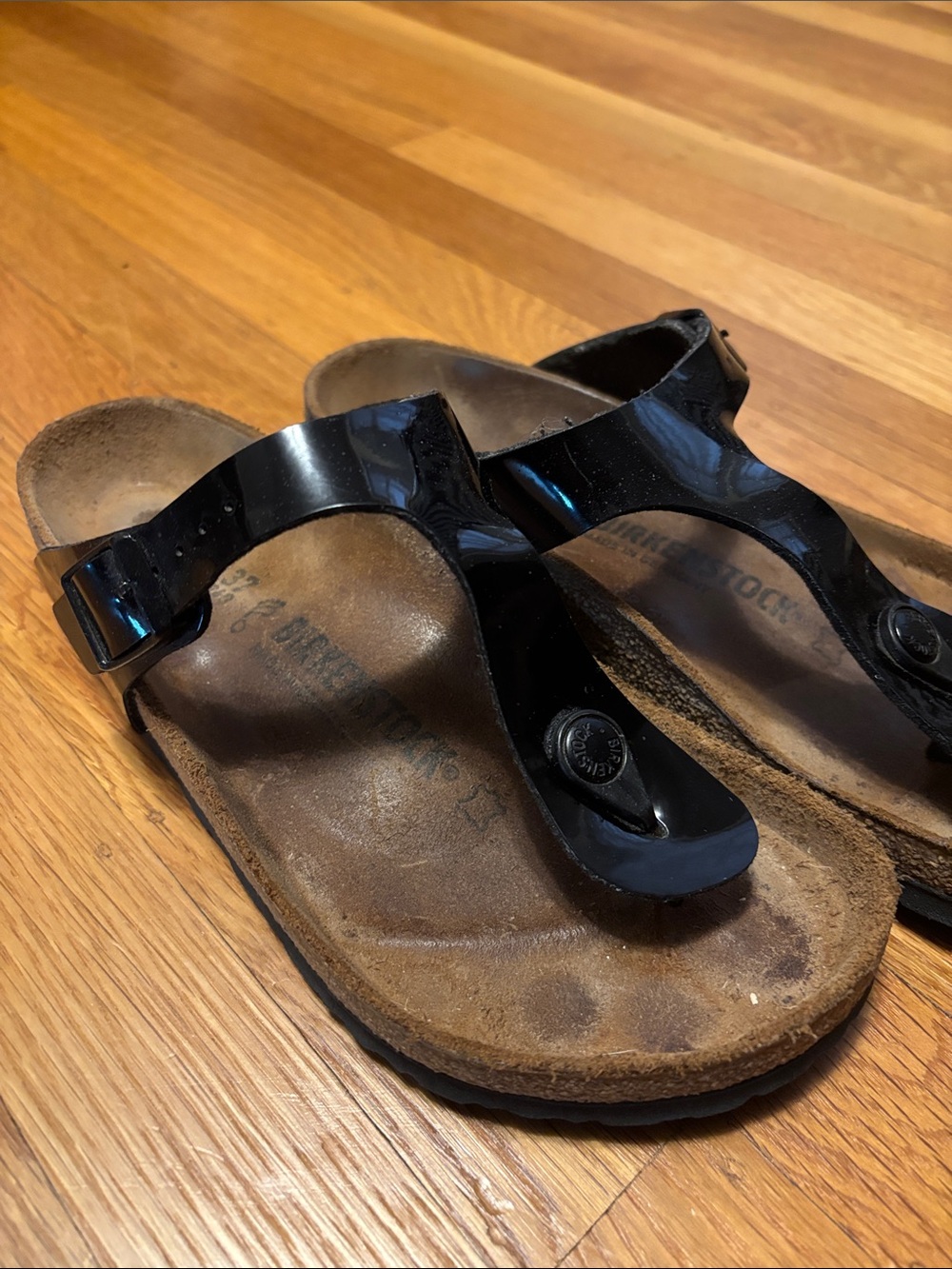 Birkenstock Black Patent Gizeh Thong Sandals - Glossy Finish Size 37